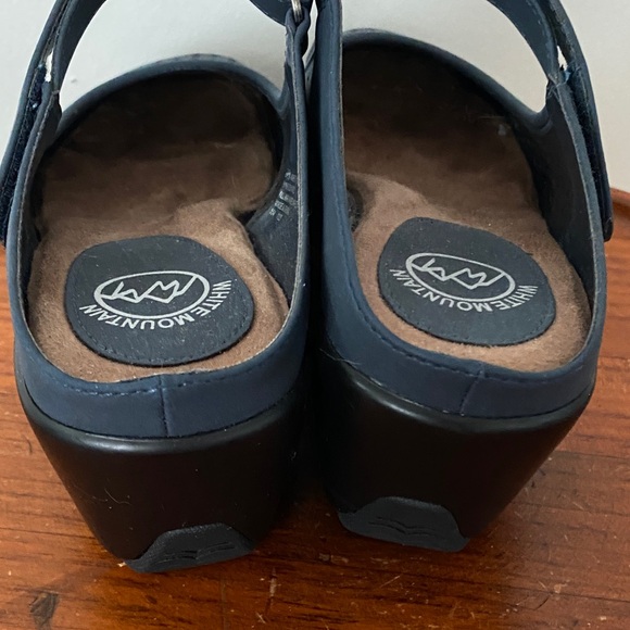 White Mountain Dark Blue Star Cutout Mules - Picture 4 of 9